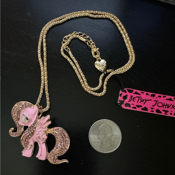 🩷 NWT! Pink Pegasus Necklace & Brooch - Picture 3 of 9